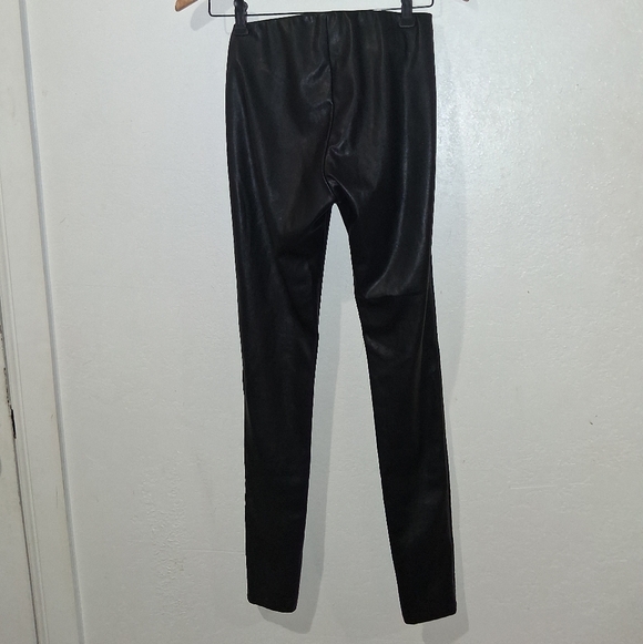 NEW VELVET by GRAHAM & SPENCER Berdine Faux Leather Leggings - Picture 11 of 12